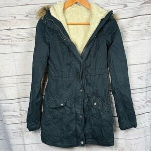 Hollister Women's Sherpa Parka Coat with Faux Fur Hood Size XS Navy